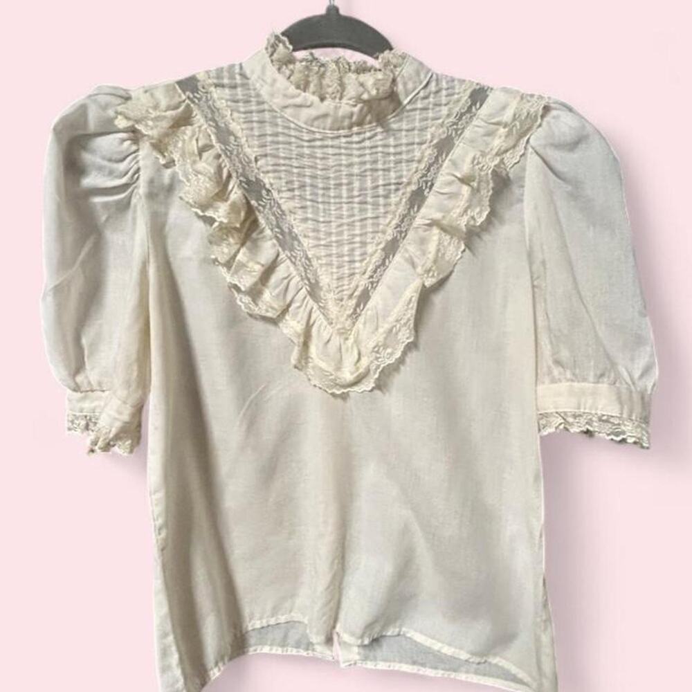 XS vintage 70s short fit high ruffled neck & lace Victorian style blouse